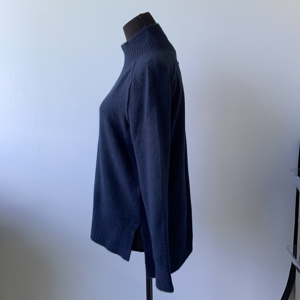 Loft sweater 🦋Navy🦋 - Picture 3 of 7